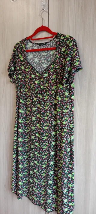 Abito floreale nero e verde taglia XL