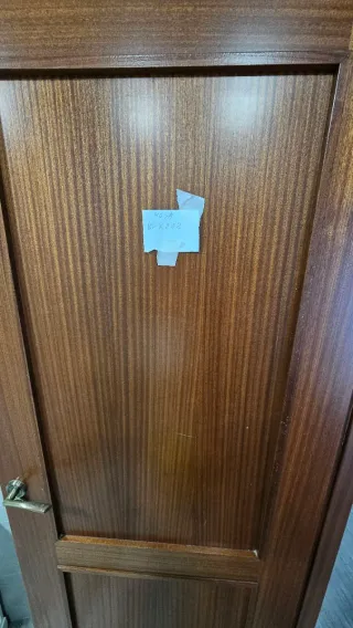 7 Puertas de madera. 3 con cristal y 4 sin cristal