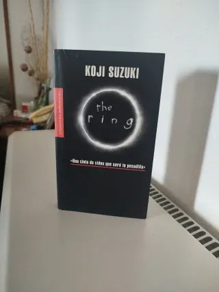 The ring (LITERATURA MONDADORI) (Spanish Edition)