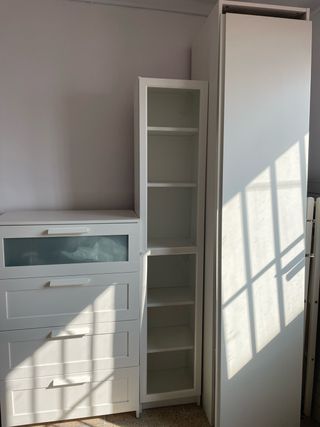 Vitrina Ikea Blanca con Puerta de Cristal