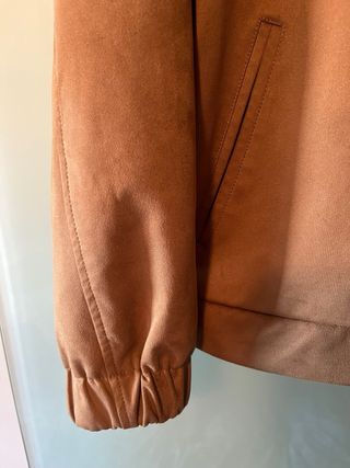 Cazadora Zara efecto ante marrón