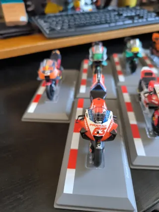 Lote 8 Motos MotoGP 1:18