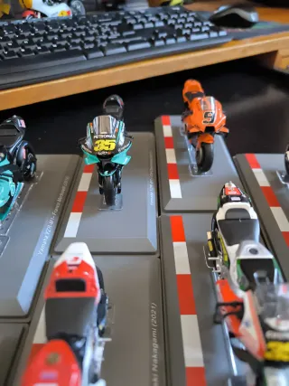 Lote 8 Motos MotoGP 1:18