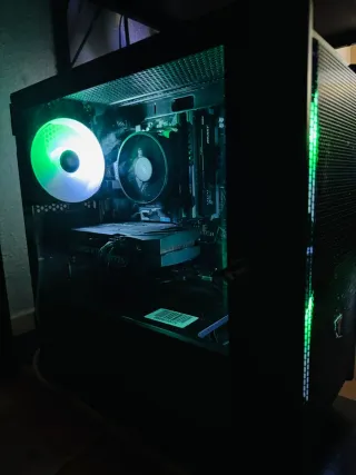 PC Gaming Ryzen 5 5500 RTX 5060 32GB RAM 1TB SSD