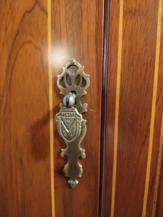 Armario de madera 3 puertas (1'3m *1'97m*0'6m