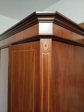 Armario de madera 3 puertas (1'3m *1'97m*0'6m