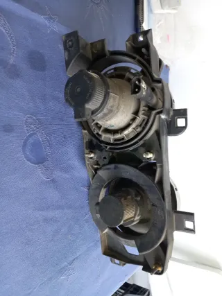Faro Derecho BMW E34