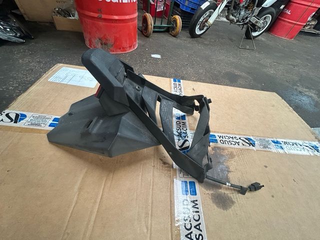 Portamatriculas Kymco AK 550 (2019)