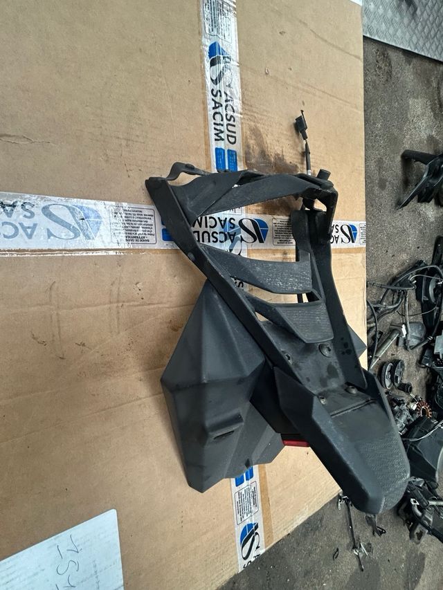 Portamatriculas Kymco AK 550 (2019)