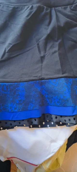 Falda Naffta negra y azul