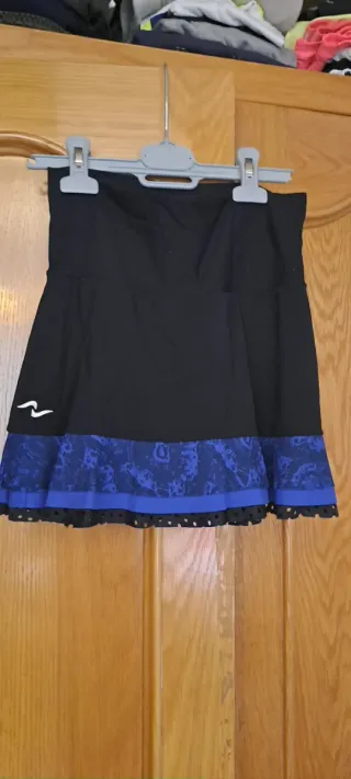 Falda Naffta negra y azul