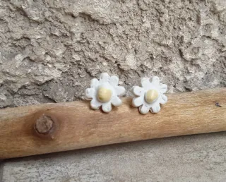 Pendientes de cerámica hechos a mano