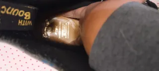 Botas Dr. Martens hombre piel de color negro.