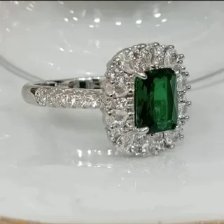 Anillo de Circonitas y Esmeralda