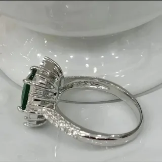 Anillo de Circonitas y Esmeralda