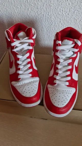 Nike Dunk High Rojos y Blancos