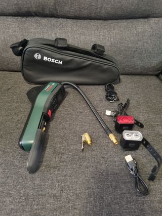 Bomba de aire Bosch EasyPump 3.6V + luces recargab