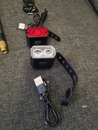 Bomba de aire Bosch EasyPump 3.6V + luces recargab