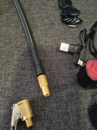 Bomba de aire Bosch EasyPump 3.6V + luces recargab