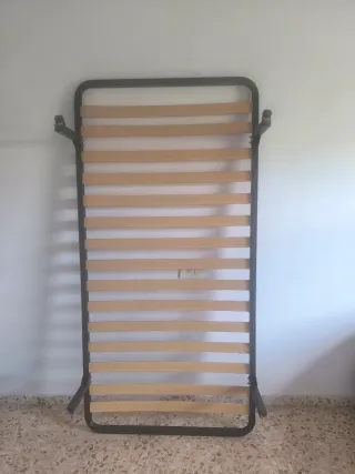 Somier metálico con láminas de madera