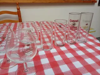 Lote de copas y vasos de coleccionista