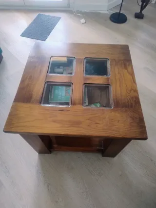Mesa baja de salón de madera