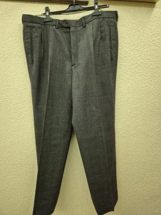 Traje de hombre gris