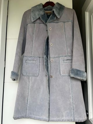 Abrigo de piel azul grisaceo
