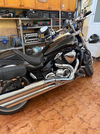 Suzuki Intruder VZR 1800 R Negra