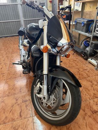 Suzuki Intruder VZR 1800 R Negra