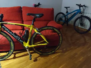 Bicicleta Pinarello strada gialla