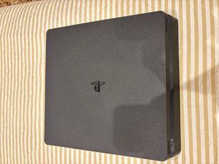 PS4 Slim + 2 Mandos + 7 Juegos