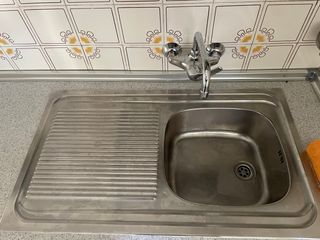 Muebles de cocina: placa, horno, campana y fregade