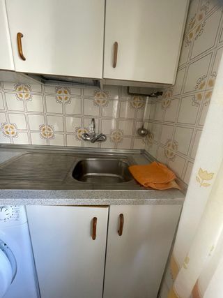 Muebles de cocina: placa, horno, campana y fregade