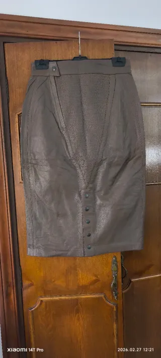 Falda de cuero marrón Talla 40