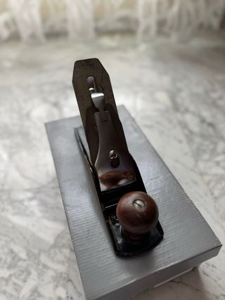 Cepillo carpintero manual de madera