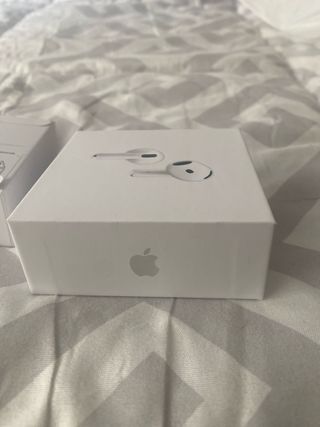 Caja AirPods 4 Apple Blanca