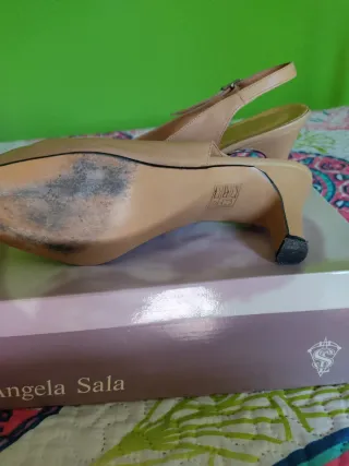 Scarpe con tacco beige in pelle per donna