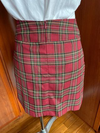 Falda escocesa cuadros roja y verde