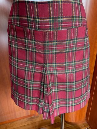 Falda escocesa cuadros roja y verde