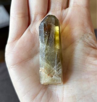 Citrino natural en bruto, punta