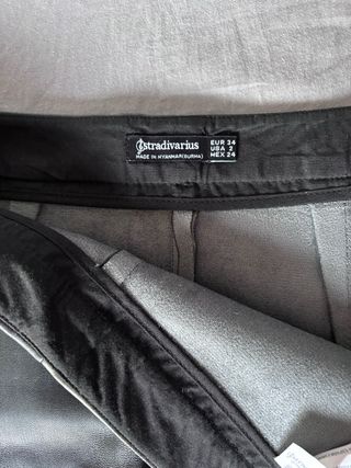 Falda corta polipiel Stradivarius