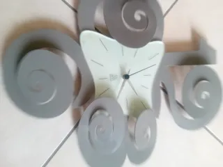 Orologio da parete moderno