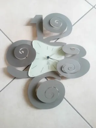 Orologio da parete moderno