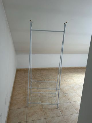 Burro para ropa blanco