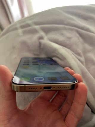 iPhone 16 Pro Max Dorado 256Gb 100% bateria