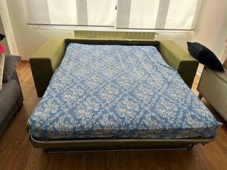 Sofá cama de 2 plazas verde
