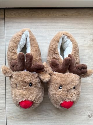 Zapatillas de Reno Marrones y Rojas