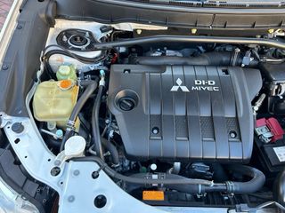 Mitsubishi Outlander 2012 tel 666217952