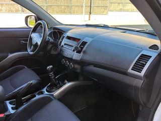 Mitsubishi Outlander 2012 tel 666217952